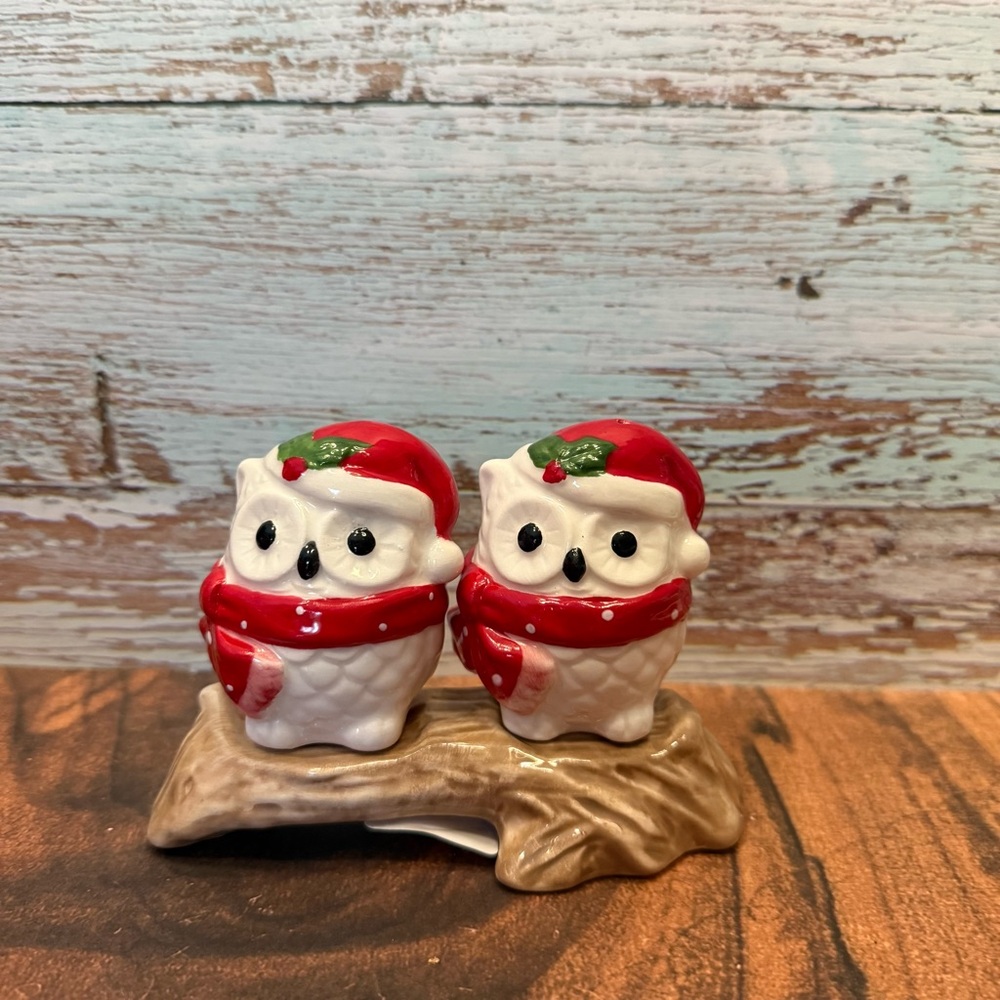 NWT Festive Owl Salt and Pepper Shakers - Red and White Christmas
